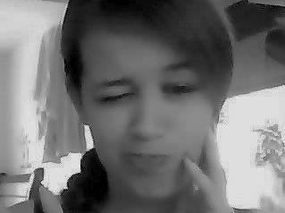 Capricórniana, amo chocolate & musica, sou louca, boba, burra, idiota,+ acima de tdo sou feliz...ñ sou normal, confesso...+ ñ fingo ser quem ñ sou... É isso aí.