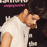 Hey, estamos aqui para ajudar fc's, fanfics, etc.... quer indicação? só pedir xx