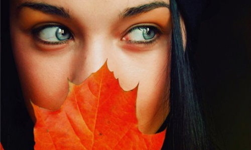 Allium Primrose Mellark. Daughter of Katniss and Peeta. 20. I am the new Mockingjay. Engaged to Bryce Hawthorne. My story? in the link :) I am @KitKatKatniss