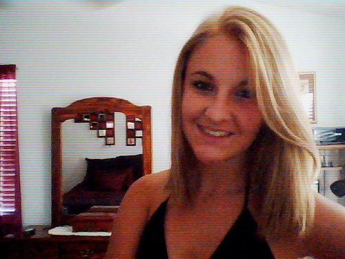 Im 15 and blonde love to have fun and laugh tanning and cooking is my thing! :) follow me and i will follow u! :)