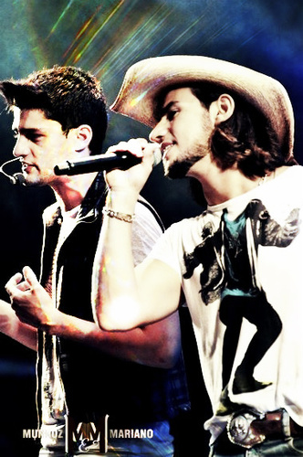 Fã Clube Dedicado a Dupla: @munhoz_mariano| Since: 27/07/12 |Seguida pelo @MUNHOZ_FRANGO: 01/08/12 | twitter pessoal: @jubschaud | Família MeM...forever ♥