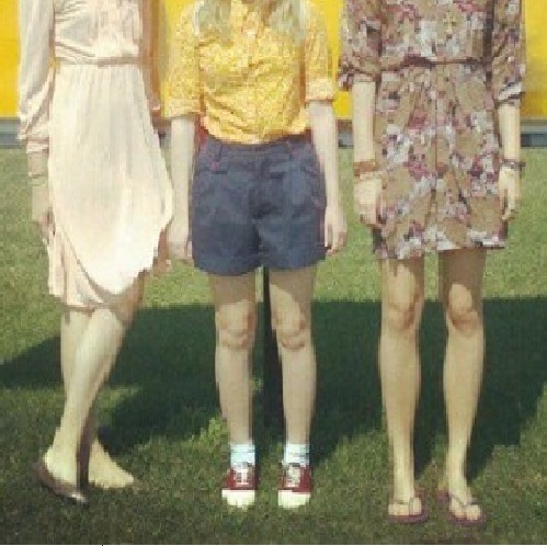 two awkward friends trying to make it in the world, whilst tweeting about our awkward lives. ✌we follow back :)