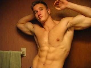Aussie Escort. Looking to get into porn.
New to Twitter - be gentle.