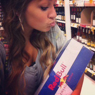 Sophie / x-sophiie@live.nl / Portugal & Holland / Love PSV Eindhoven / Football / Dancing / Singing / LionelMessi & DriesMertens / I follow back