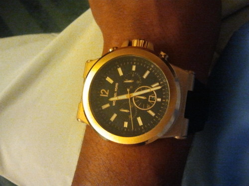 universalswag21's profile picture. 