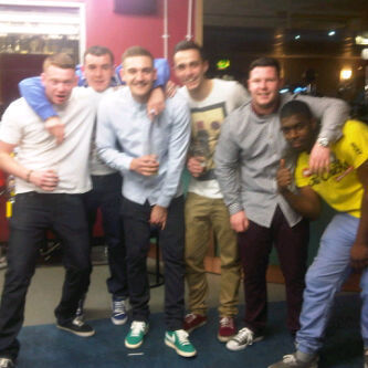 She pingin me sayin she miss me, man what a bumma, I don't miss her back... So I just bbm hug her