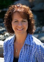 Beth is a Registered Nutrition Consultant and Certified Health Coach.  Also known as the Sugar Mama.  Supporting women with their health challenges