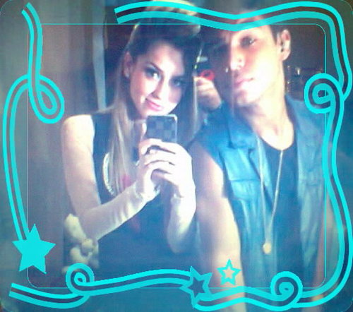 por tudo q já vivi, e já passei, naum tenho medo d dizer q vcs @sophiaabrahao e @micaelborges_ são minhas inspirações, ídolos, e as pessoas q eu mais amoo !