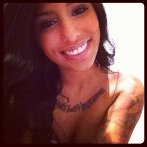 akayshaaa's profile picture. 