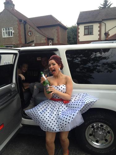30 year old woman, lives in Didsbury and loves to have a chat and a giggle ;-) x