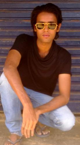 I'm 25 years f old n wrkin as a civil engnr...i'm single.. n i believe in love n friendship
