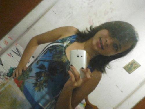 Leonina,18 aninhos,o meu jeito de ser αs vezes
incomodα os outros. .
mαs eu nαo ligo ;)
sou o qê sou.
qem nαo estiver feliz qê se mαte ((y