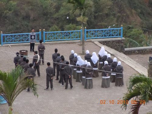 OSIS'12: 28 anggota | Ketos, Waketos, Sekertaris, Bendahara, Rohis, Pendidikan, Kewarganegaraan-PLH, Seni-Jasmani, Kewirausahaan | @mifkho_smait ♥