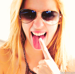 Sabe o infinito ? Então é o tamanho do meu amor por vocês que nunca acaba só aumenta @sophiaabrahao & @MicaelBorges_