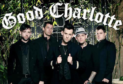 we are fans of good charlotte.........i like good charlotte
joel madden,benji madden,billy martin,paul thomas and Dean Butterworth #GCFam ♥