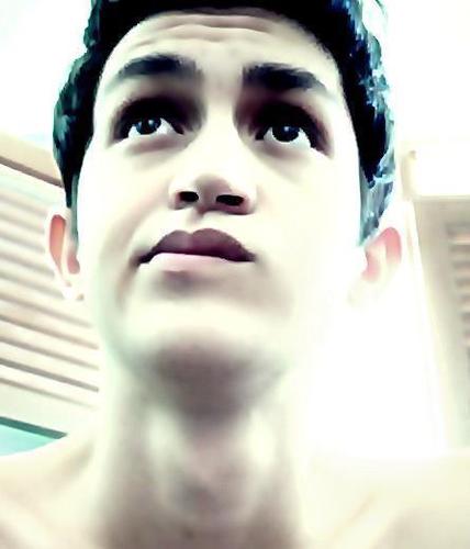 18 anos -  João Pessoa/PB ~   Corinthiano e Botafoguense -PB ....
Facebook : http://t.co/0jaVNDTz