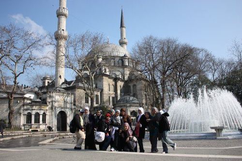 shaz_physicist's profile picture. 