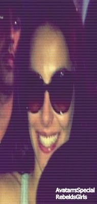 Eu vou subir nas nuvens pra desenha o teu sorriso @chayleao ♥