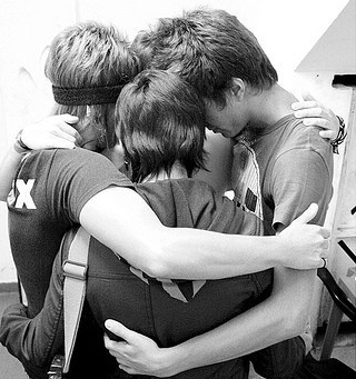 Muitos sonhos. 4 motivos. 1 clique. since: 19/04/10. oficial por Pedro Lucas em: 18/06/10 . (@marioli_)