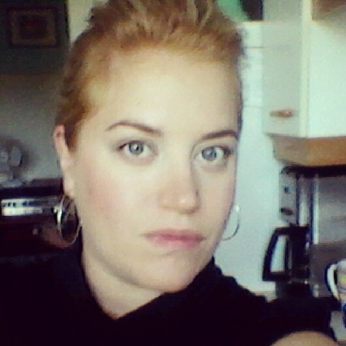 em_lla31's profile picture. Désillusionnement citoyen. sempiternelles déceptions de la race humaine. Le réalisme ne tue pas mais l'attentisme si.