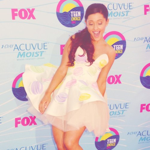 cupcakewomann's profile picture. Hi, im ariana, i got some cool ass friends. Miley, Hanna, and Demi  fuck all of y'all . PEACE