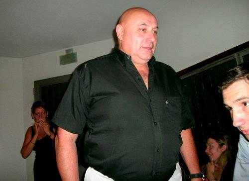 DE BERAZATEGUI PROVINCIA DE BUENOS AIRES , DE INDEPENDIENTE, TECNICO MECANICO, PERONISTA,VENTA POR MAYOR Y SOCIO DE LEO MIR LLAVEROS Y PINS .CASADO 57 AÑOS