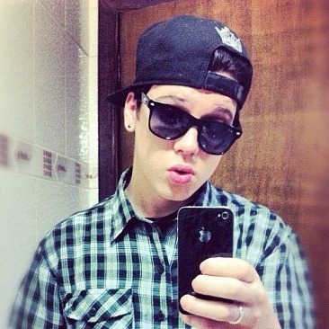 Se eu fosse desejar algo, desejaria somente o seu sorriso. @WillianTunner Since : 13/08 / Antiga #WillianMyWorld
