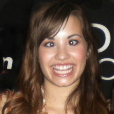 @ddlovato is my life, Lovatics go HARD! Fan from start till finish. #LesbianForDemi Proud to be a #Lovatic ♥