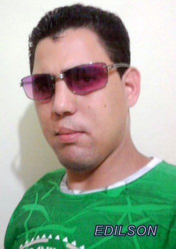 Sou um hemem simpatico e legal, gosto de fazer amizades,casado com uma esposa maravilhosa e tenho um filho que é a minha vida!