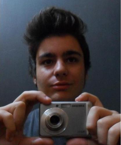 “O nosso cérebro é o melhor brinquedo já criado: nele encontram-se todos os segredos, inclusive o da felicidade.”
