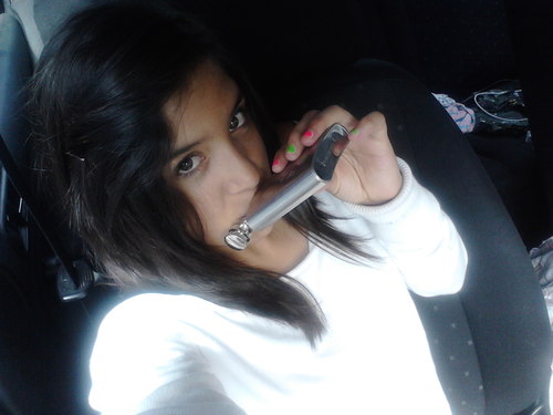 dicen que soy Bonita , soy Celosa ,estoy Loka , Y me se divertir (: Amo a Los chavos con perforaciones *ww* Sigueme y Te Seguire C: