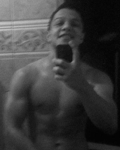 Prefiro morrer por um sonho do que viver sem objetivos       Zyzz.