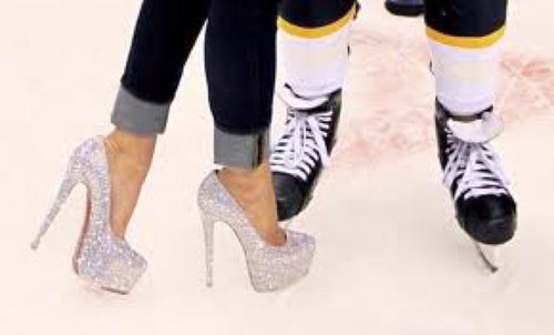 SkateChasers_xo's profile picture. Sisters, rink princesses, skate chasers! NOT PUCK SLUTS! ugh! #KeepItClassy #ForOurBoys :)