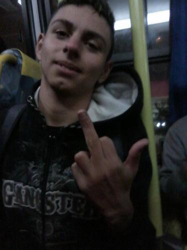 Gabrieeeeeeel , beest fofo , ée como você diiz  : Nossa amizade ée igual nádegas ,, bosta nenhuma separa awwn *-* HAUSHA' eutteamo best ; poor : @NaBoaLeeh_