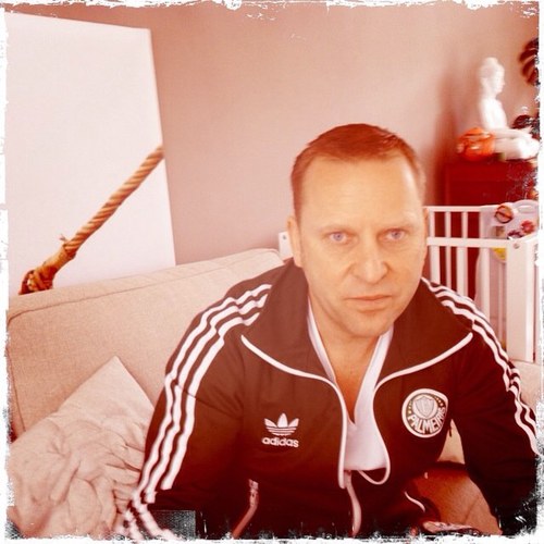 divakappers's profile picture. Diva kappers, Happiness sold here! https://t.co/kqoB3XSDDD #Kapper #Knippen #Hip #Salon #Robbie Beheer: @Socialize_NL