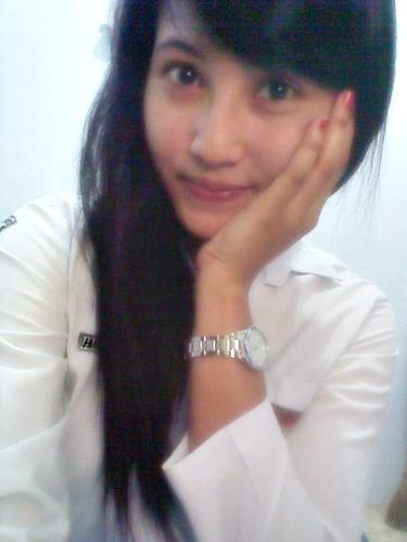 hesti_muria's profile picture. 