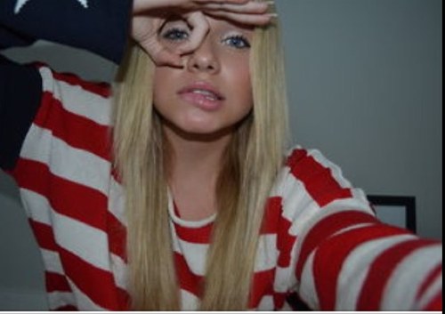 FanOfAllli's profile picture. @allisimpson is my inspiration. I'm 100% Allinator and I love Alli to death.                  @jakethrupp follows!