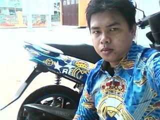 Ruozjhi_El_Real's profile picture. Bersyukur untuk hari kemarin dan kesempatan baru dihari ini. Jalani dgn ikhlas karena hidup adalah anugerah.