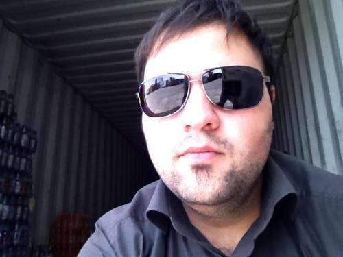 Hossein32's profile picture. 