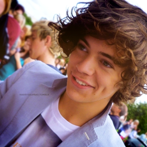 I'm an Italian Directioner ♥
And they are my dream ♥
Harry ♥ Louis ♥ Liam ♥ Niall ♥ Zayn ♥