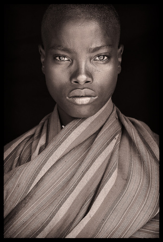 Fine art photographer immortalising Africa's untouched cultures | 'Facing Africa' Author | Prints by @CapCulture | NFTs curated by @MorrowCollect
