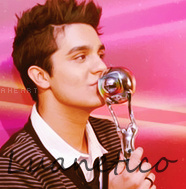 Seus sorrisos são como palavras que dizem “não desista de mim, por favor.” Eu não sabia que tinha um sonho até ele ser você @luansantana ∞