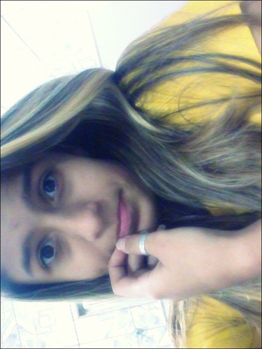 ' Nem milhares de palavras irá me definir. Sou da minha maridãn @ericaandraade_ e do meu M.A @nego_junior92 *-*