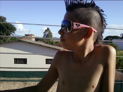 ''O que tiver que ser, 
Será meu, 
Tá escrito nas estrelas, 
Vai reclamar com Deus.''                  Racionais Mc's