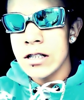 #DONO --   @carlosjr_funk ; Clika Em Faalow Não Clike em Unfalow é virus ! Da #RT Nas Frases é #Favorita