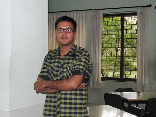Namskar!  Namaste! Hi everyone ! Ravindra  An Indian Here....