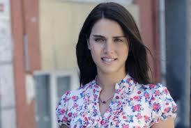 EB_Nursen's profile picture. Evlerden Biri dizisinden Nursen ;) Artık sarı çiyan değilim kahverengi ezik kız oldum ama İskenderciğimin birtanesiyim :) 3 (GrupAranıyor)