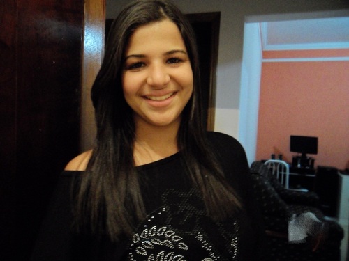 Leonina, 17 anos, sair, amigos, adoro a minha família,
sou difícil de entender e amo meu namorado @jmsmuniz sz'
