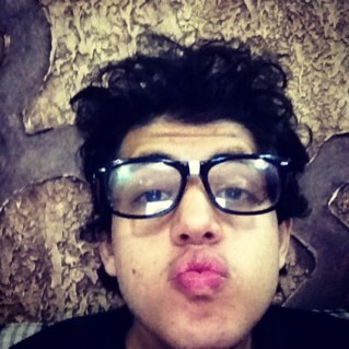 im nawaf follow me i go to usi and jwill is my homie hit me up im really a cool dude