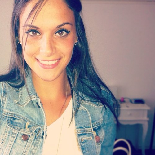 Rwenaa's profile picture. 